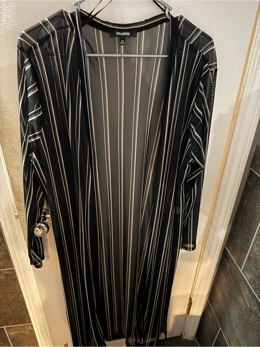 Ups & Downs Black & White Vertical Stripe Duster